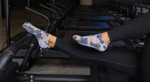 Injinji x Pointe Studio Grip Socks